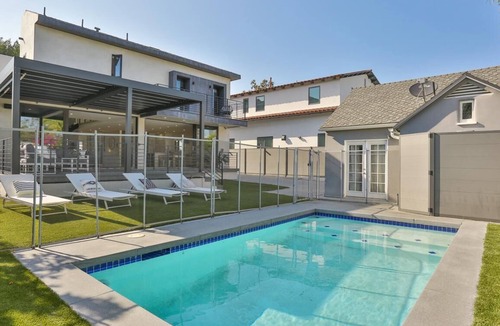 Mid-Wilshire House | West hollywood 5bed/W pool & Guest house