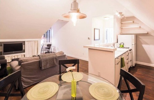 Melrose House | West Hollywood Little House with Backyard and Garage!