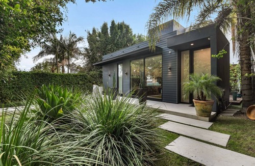 West Hollywood House | WEST HOLLYWOOD MODERN OASIS - Walk to dining & shopping. Gated. Private. Clean.