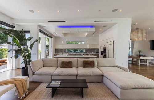 Fairfax District House | West Hollywood Retreat: Pool, Chef's Kitchen & More!