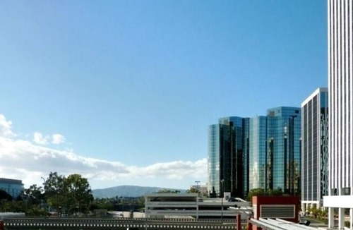 Waterfront Condo | WEST OCEAN TOWERS Long Bch Condo 2Bed/2BA/Sunny/Balcony/Pool/Gym/BEST BUILDING!