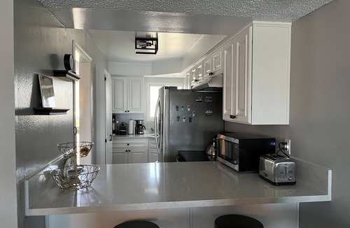 El Segundo Condo | Westside Beach Getaway