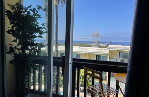 El Segundo Condo | Westside Beach Getaway