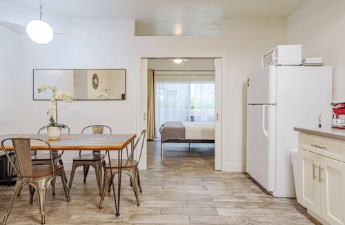 Westwood Condo | Westwood UCLA 2BR/1BA Cozy Condo w Amenities