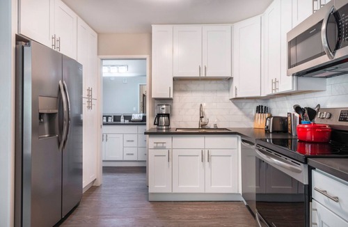 Westwood Apartment | Westwood/UCLA walkable 1BR w/Gym, next to village, shopping by Blueground