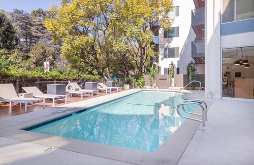 Westwood Apartment | Westwood/UCLA walkable 1BR w/Gym, next to village, shopping by Blueground
