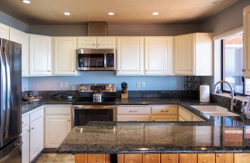 Caspar House | Whale Song - one of the Mendocino Coast's finest offerings