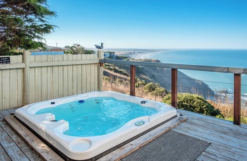 Manchester House | Whale Watchers Bluff - Amazing Panoramic Views!