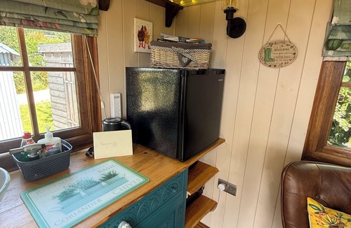 Monmouth House | Where luxury meets farm life in rural Wales yet close to amenitie.