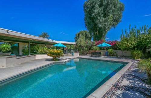 Bermuda Dunes House | Where the Airways Meet the Fairways