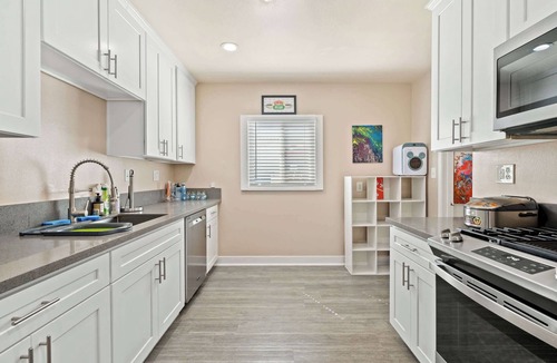 Westmont House | Whimsical Family Stay, 10 Min Walk to PV Hospital