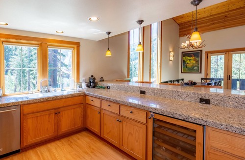Juniper Ridge House | Whiskey Slide 4 Bedroom with Expansive View of Kirkwood