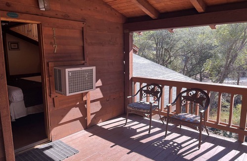 Kernville Hotel | Whispering Pines Lodge
