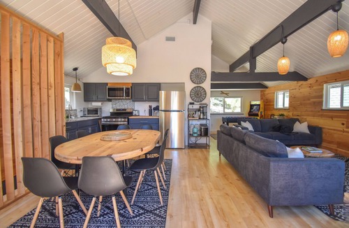 Green Valley Lake Cabin | Whispering Woods - Fire pit, BBQ, Pets, Trails!