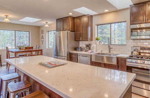 Fox Farm House | White Bear Lodge - Two Game Rooms, Fireplaces, BBQ, Outdoor Seating