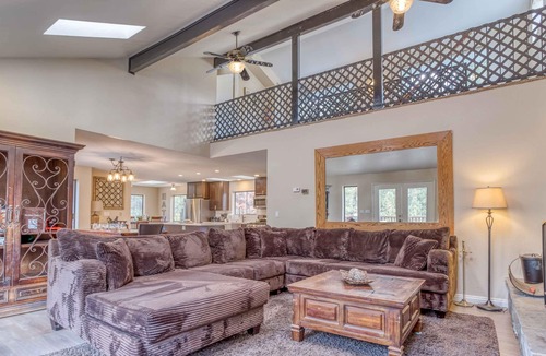 Fox Farm House | White Bear Lodge - Two Game Rooms, Fireplaces, BBQ, Outdoor Seating