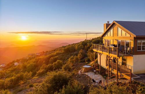Julian House | Wild Moon Ranch Pickleball, Cedar Tub & Views