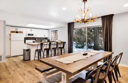 Fox Farm Ski Chalet | Wildwood Lodge by Big Bear Vacations Hot Tub Ultra Cozy Fox Farm Retreat