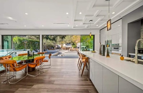 Laurel Canyon Villa | Willow Glen - Hollywood Hills Multi-Level Villa with Elevator, Theater & Pool