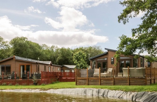 Yealand Conyers House | WINDSMEET LUXURY LODGE, family friendly, with a garden in Carnforth