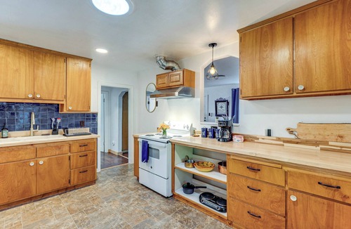 Shenandoah Valley Cottage | Wine Country Cottage in Historic Fiddletown!
