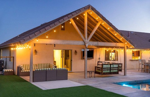 Yucca Valley House | Wine Lover's Retreat: Heated Pool, Spa, Outdoors