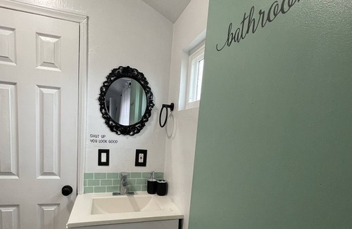 Mira Loma House | Wineville Manor 3 bedroom house