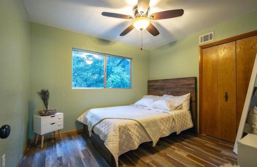 Forest Falls House | Winter Falls Cabin-Stunning Views