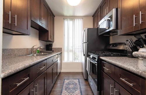 Little Armenia Apartment | Wonderful 2-bedroom apartment with AC in vibrant Los Angeles