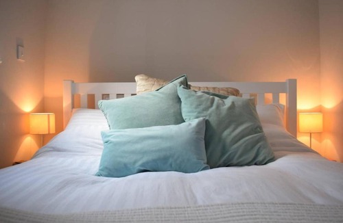 Kentish Town Apartment | Wonderful Cosy 1 Bed in Trendy Kentish Town