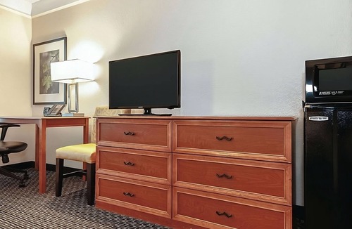 Guasti Hotel | Wonderful Place To Stay! Pet-friendly Unit Near Ontario Town Square!
