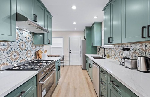 Hawthorne House | Wonderful Pool Home Next to SOFI, Intuit, LAX, KIA