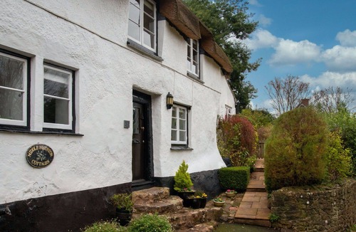Alcombe House | Wonderful villa for 4 guests with WIFI, TV and pets allowed