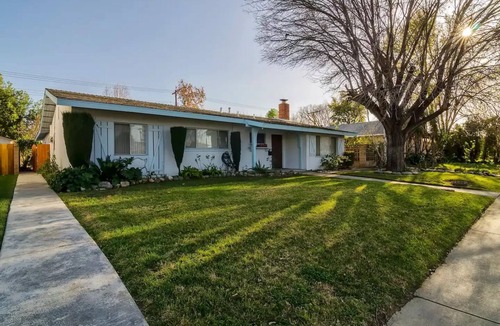 West Hills Apartment | Woodland Hill/Warner Ctr. Retreat InQuiet area with no apartments close by.n