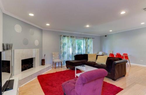 Woodland Hills House | Woodland Hills Charmer
