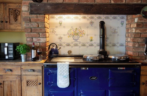 Bude Cottage | Woodlands Manor House - UKC4706