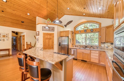 McKinney Estates House | Woodside By Tahoe Getaways - West Shore 4BR with Private Hot Tub, Pool Table Dog OK
