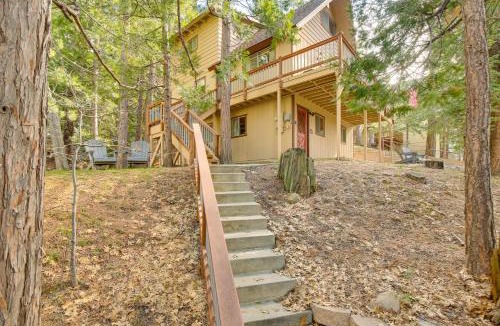 Lake Arrowhead House | Woodsy Lake Arrowhead Cabin with Fire Pit Table