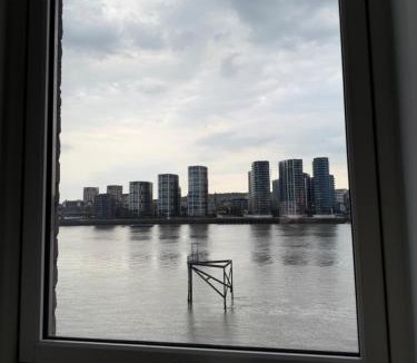 North Woolwich House | Woolich reach