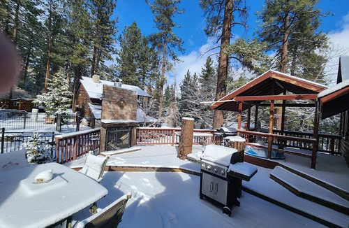 Wrightwood House | Wrightwood Haven: Your Perfect Retreat Awaits!