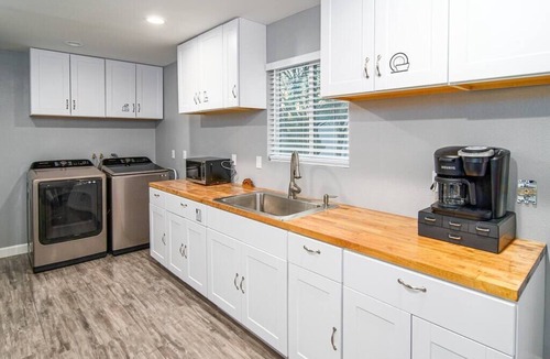 Mariposa House | Yosemite Casita Waalapsu-6 Beds, Game Room & Views