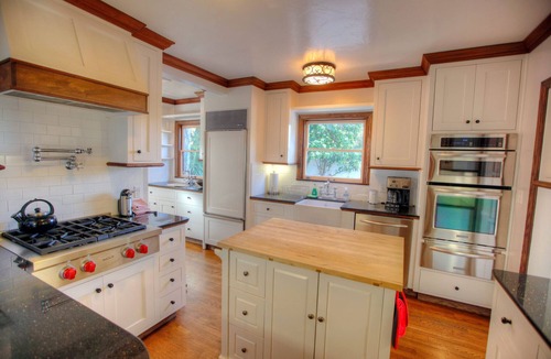 Mariposa House | Yosemite Estate: Pool, Hot tub, Outdoor Fireplace, Tennis and Basketball court