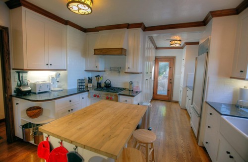 Mariposa House | Yosemite Estate: Pool, Hot tub, Outdoor Fireplace, Tennis and Basketball court