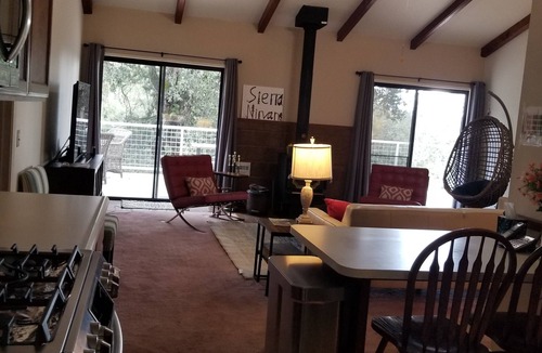 Mariposa House | Yosemite Getaway | Starlink + Forest Views