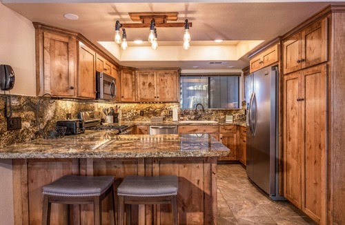 Fish Camp Cabin | Yosemite Rendezvous