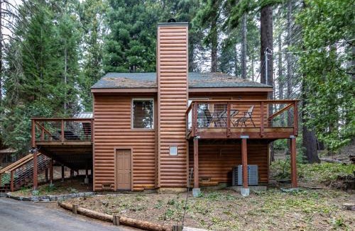 Fish Camp House | Yosemite Silvertip Lodge
