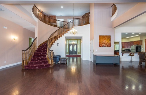 Oakhurst House | Yosemite South Presidential Palace