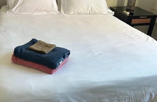 Westlake Apartment | Your 420-Friendly Creative Hideaway in DTLA