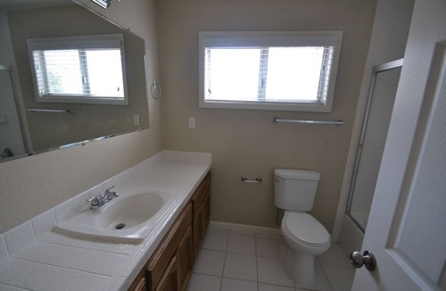 Fairfield House | .Your BEAUTIFUL PLACE TO CALL HOME NO CREDIT CHECK* Comfortable 3 bed, 2 bath home.