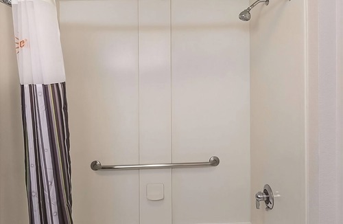 Guasti Hotel | Your Home Away From Home! Family-Friendly Unit To Relax. Near Golden Oak Park